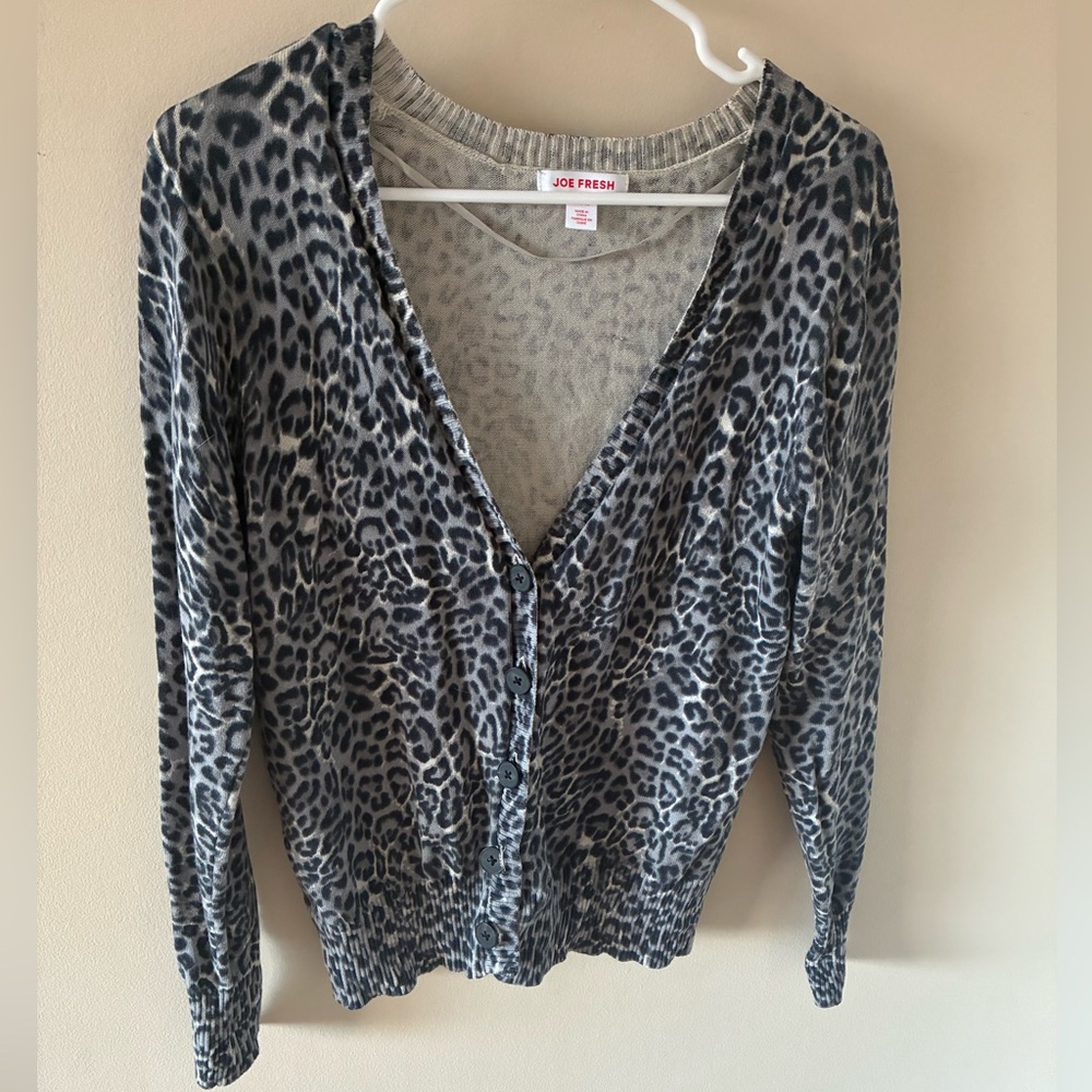 Joe Fresh blue grey leopard print V neck cardigan size XS